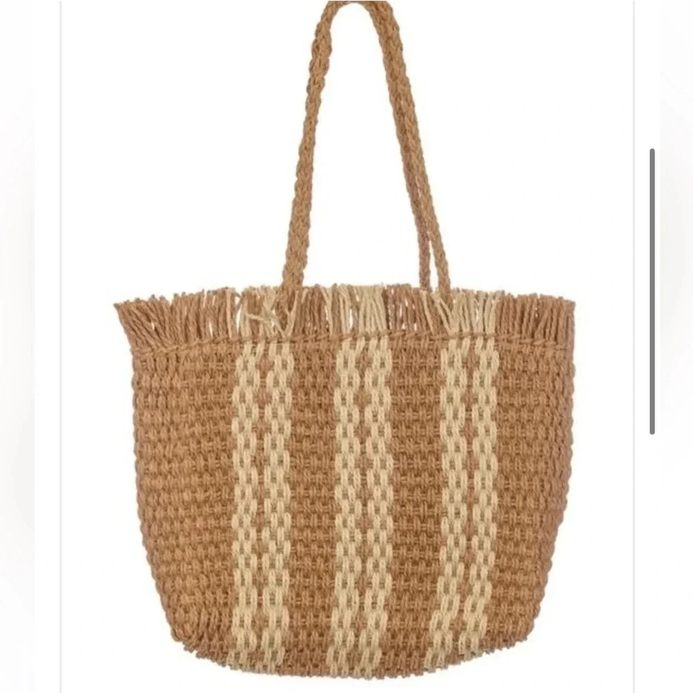 100% Paper Fringe Tan & White Zippered Handbag Tote. OS.